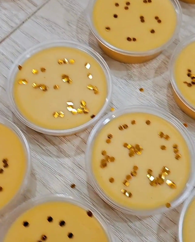 Aroma-Wachs-Melts:                    100% Sojawachs Duftschalen rund eine große Auswahl an exklusiven Düften und Farben 50g